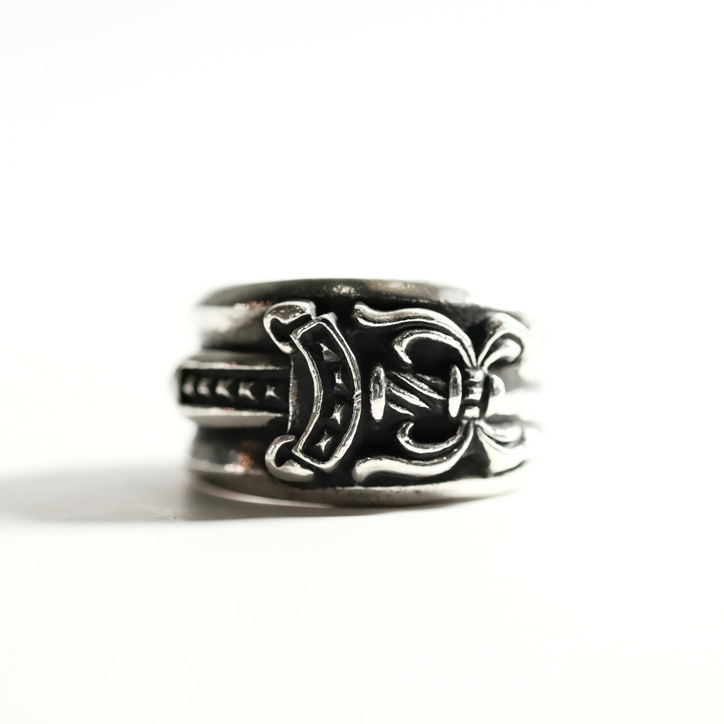 Chrome Hearts DAGGER ring